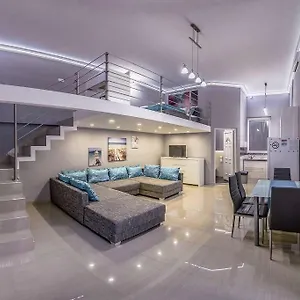 Oktogon Downtown Apartment
